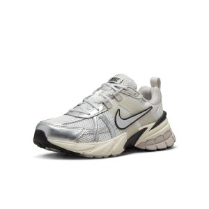 Zapatos Nike V2K Run Gris y Beige